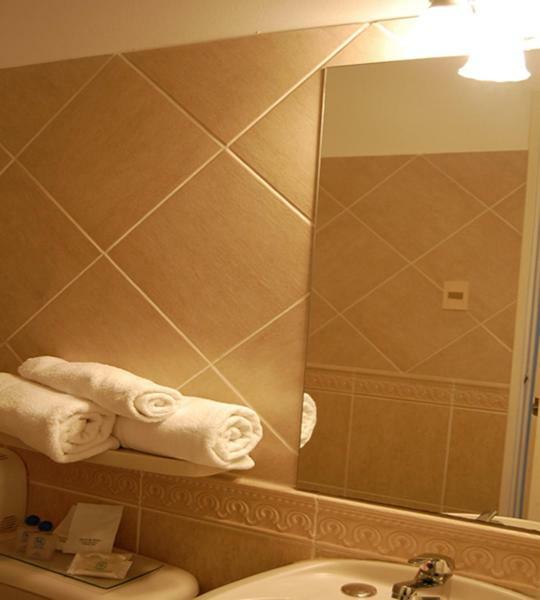 Mercedes Rambla Hotel ภายนอก รูปภาพ